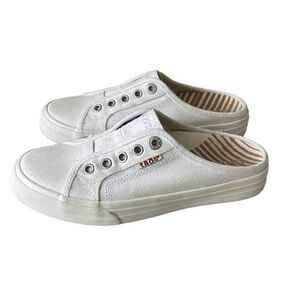 TAOS EZ Soul Slip-In Mule White Canvas Comfort Sneaker in White size 6.5